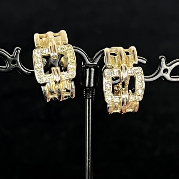 Jewelry - Vintage Rhinestone Clip On Earrings